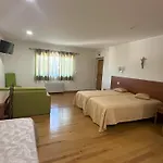 Alojamentos Turisticos Sao Torcato Moradal Turismo Espaco Rural * Estreito