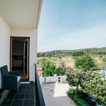Alojamentos Turisticos Sao Torcato Moradal Turismo Espaco Rural Εξοχικό σπίτι *
