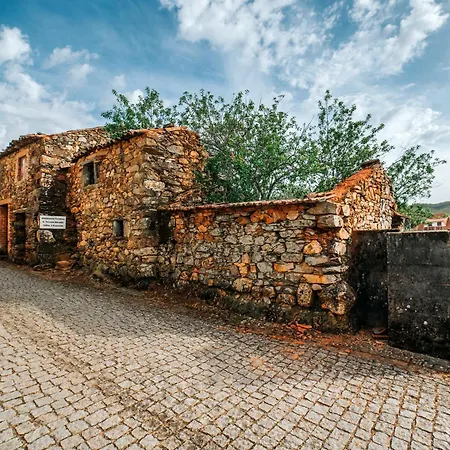 Alojamentos Turisticos Sao Torcato Moradal Turismo Espaco Rural * Estreito